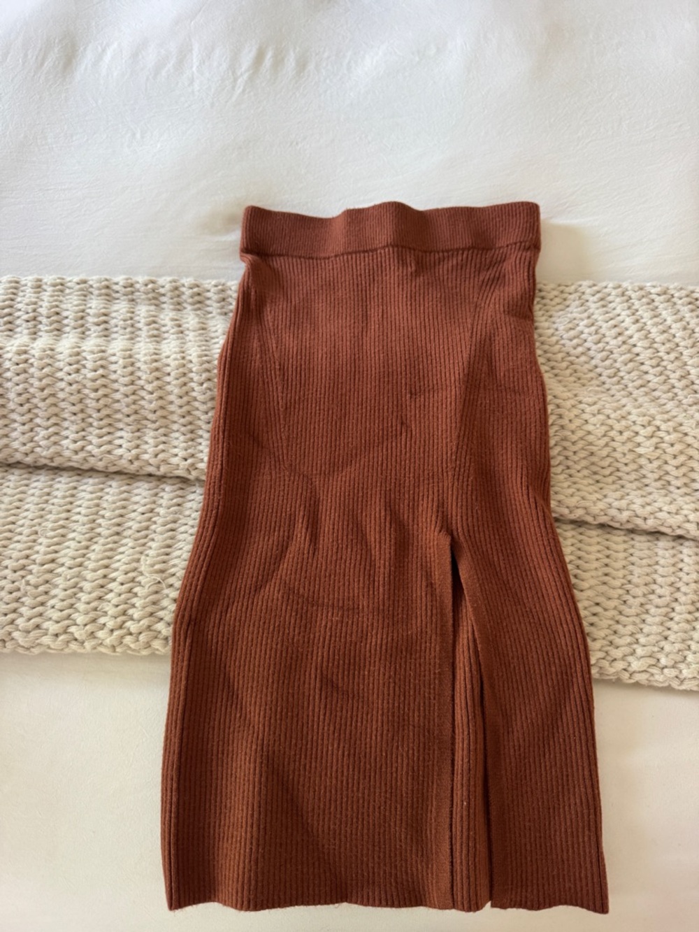 Abercrombie & Fitch Ribbed Pencil Skirt in maroon